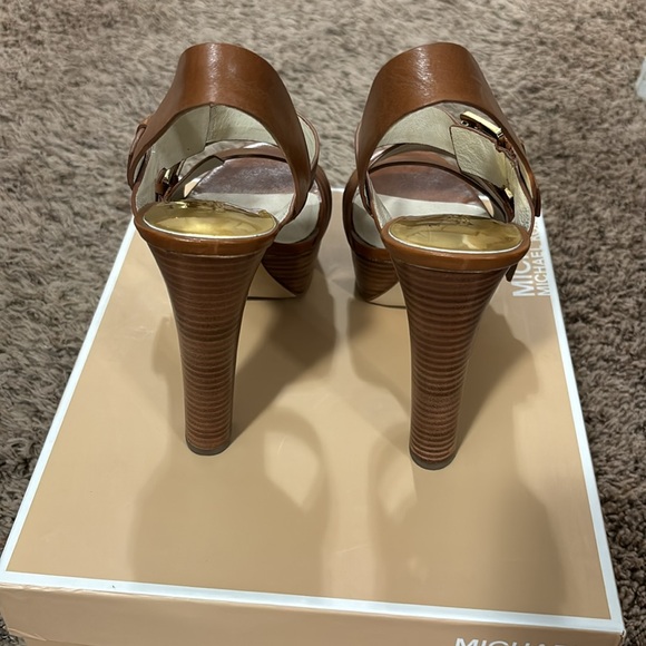 Perfect heels for any outfit - Picture 3 of 6